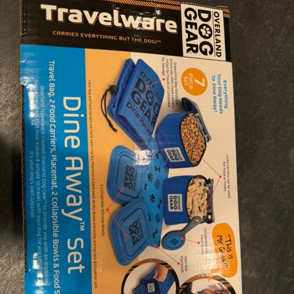 Dine Away Set for Small Dogs - Picture 3 of 3